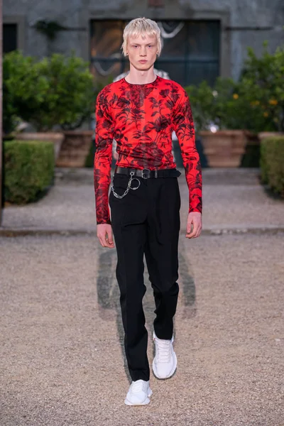 Look 26